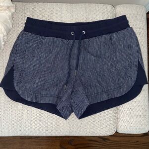 Athleta mixed fabric linen shorts - size 6